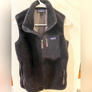 Patagonia Womens Retro Pile black fleece vest